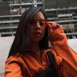 Meet your Posher, Hillary